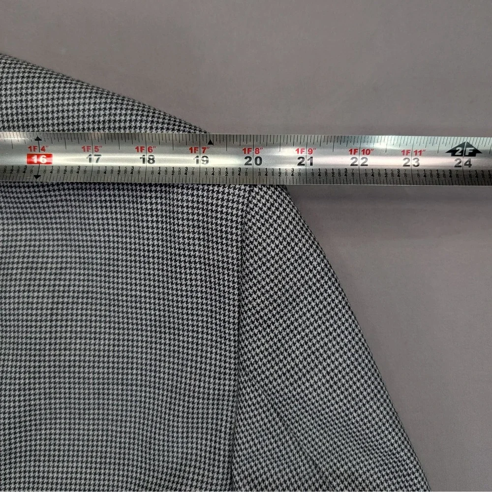 Jos A Bank Wool Houndstooth Blazer 44S Gray Classic Sport Coat